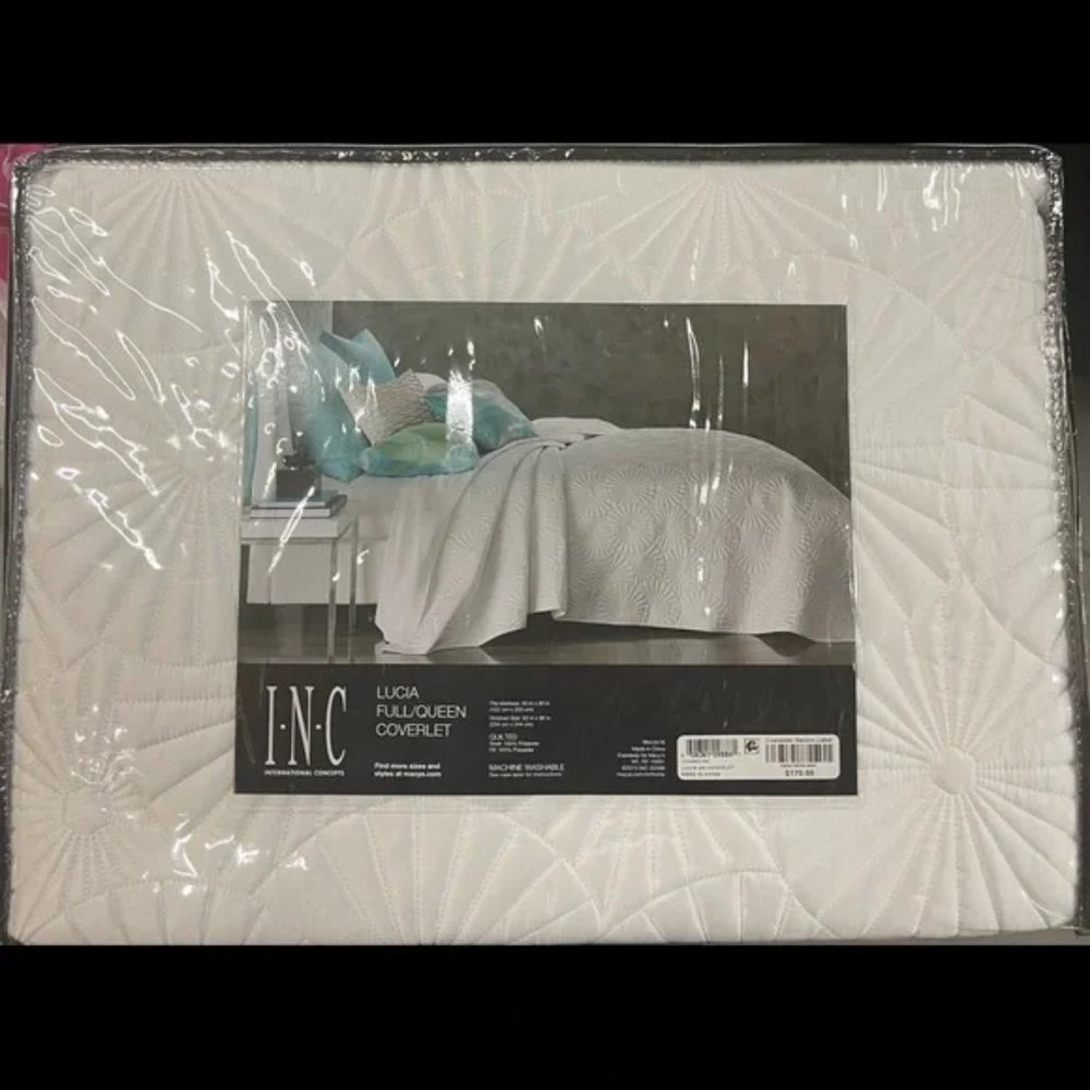 BNIB INC Full/Queen coverlet White Full/Queen